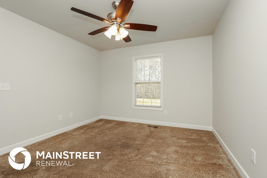 Building Photo - 460 Heatherwood Dr