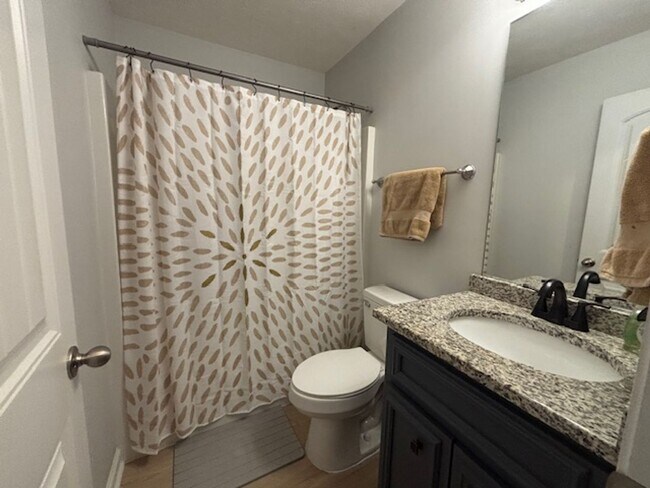 Building Photo - Beautiful Home in Phenix City