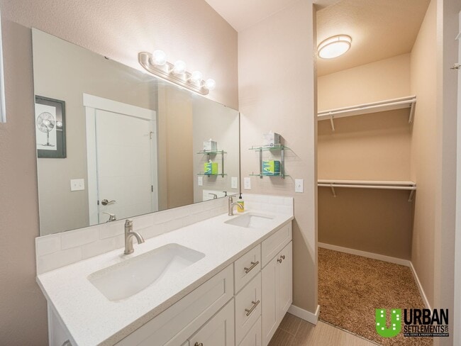 Building Photo - Charming 3-Bedroom Home in North Spokane –...