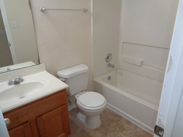 Building Photo - 16718 Libson Falls Dr