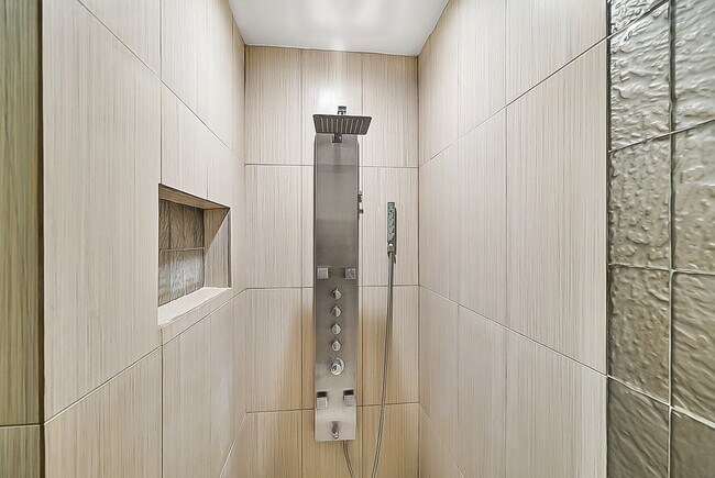 Building Photo - 102 Ruelle