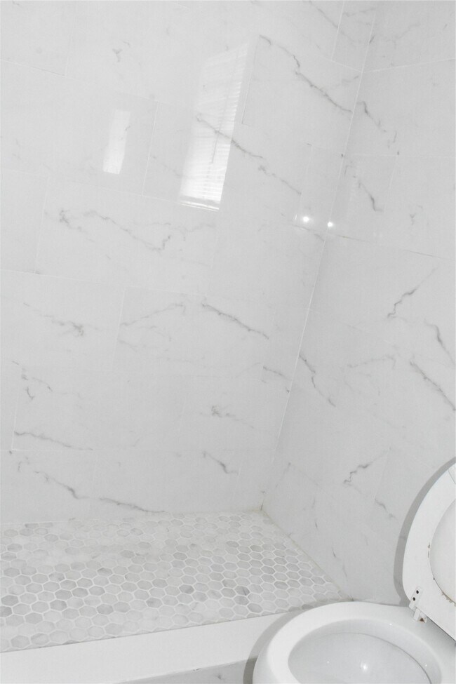 Building Photo - 7215 Caracas Dr