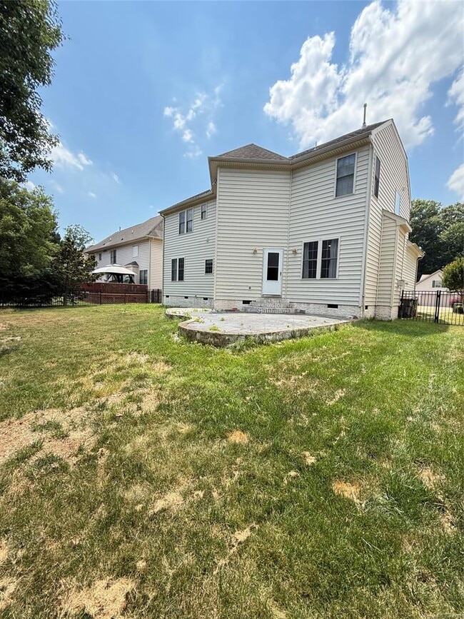 Building Photo - 115 Sheldon Ct