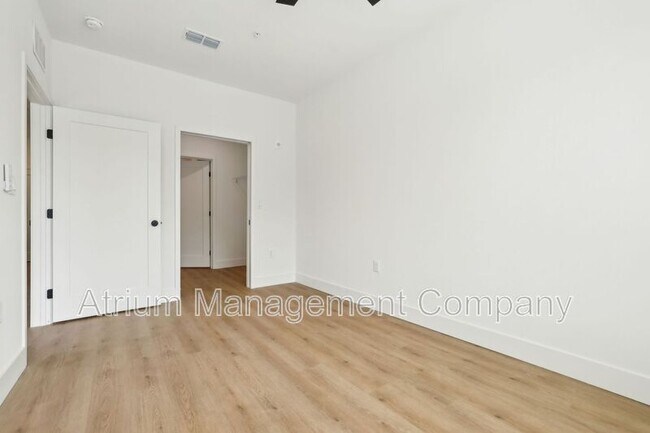 Building Photo - 221 S Bumby Ave