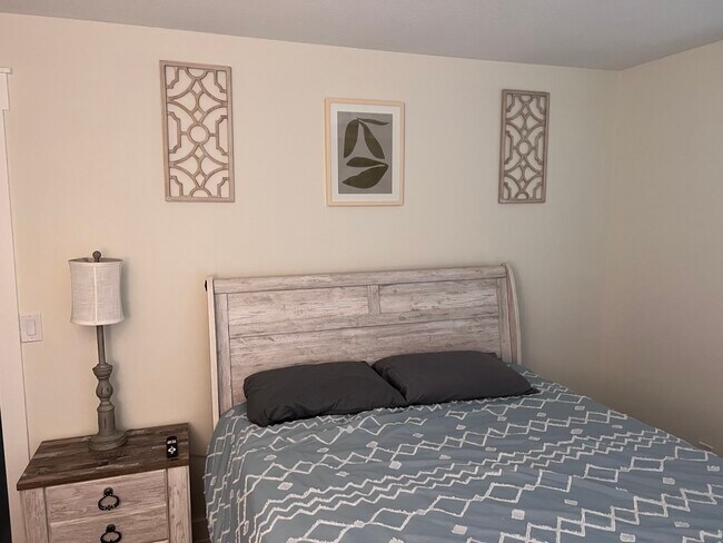 Building Photo - 208 A St