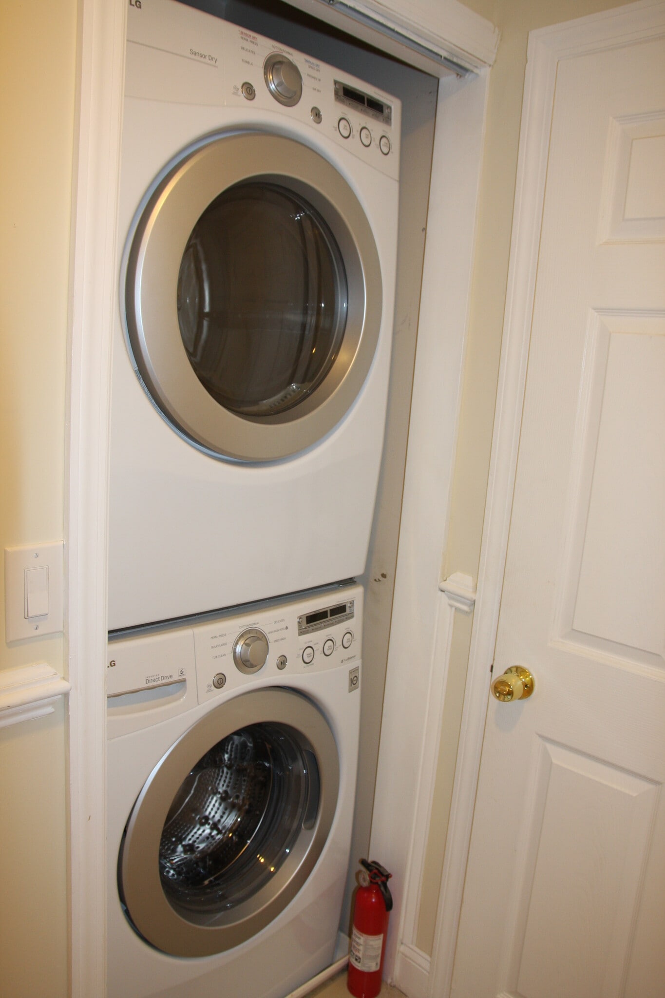 Building Photo - 46 W Main St