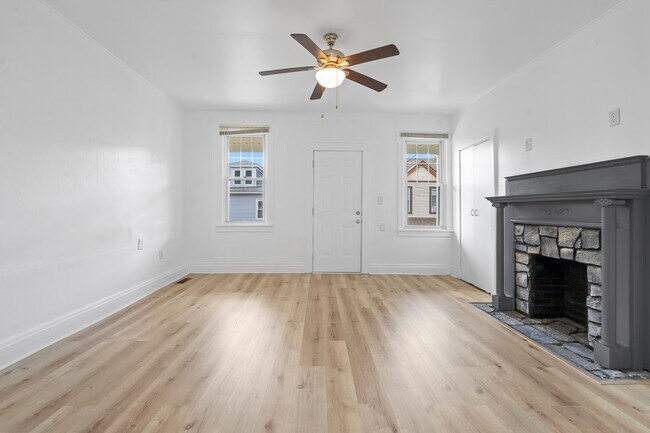 Building Photo - 2721 Berg St