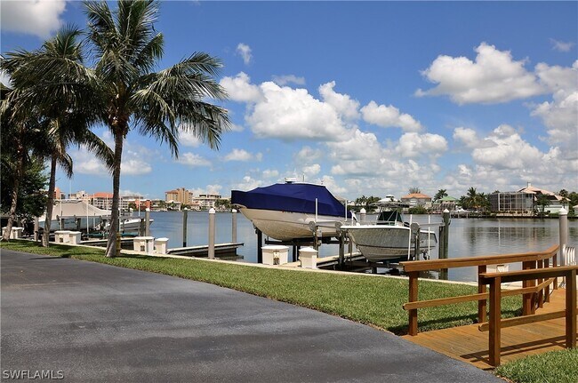 Building Photo - 400 Flagship Dr