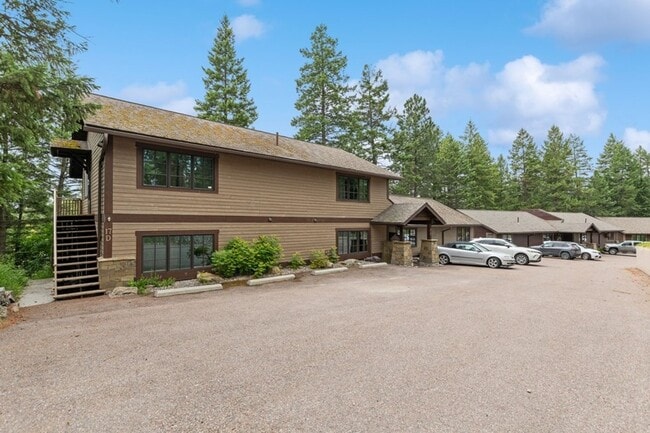Building Photo - 1 Bedroom, 1 Bath Condo on Whitefish Lake