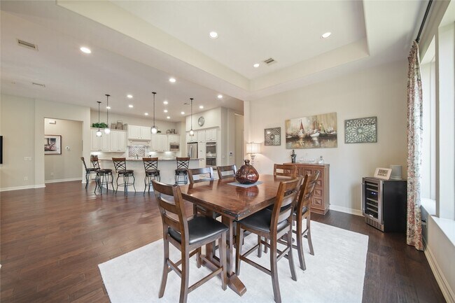 Building Photo - 9510 Spring Rose Dr
