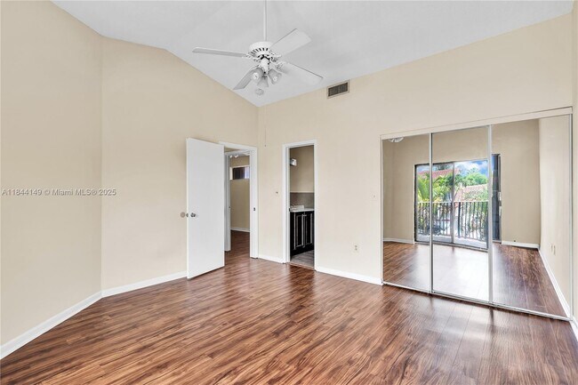 Building Photo - 1612 San Remo Cir