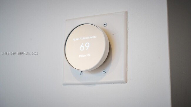 Building Photo - 5255 Collins Ave