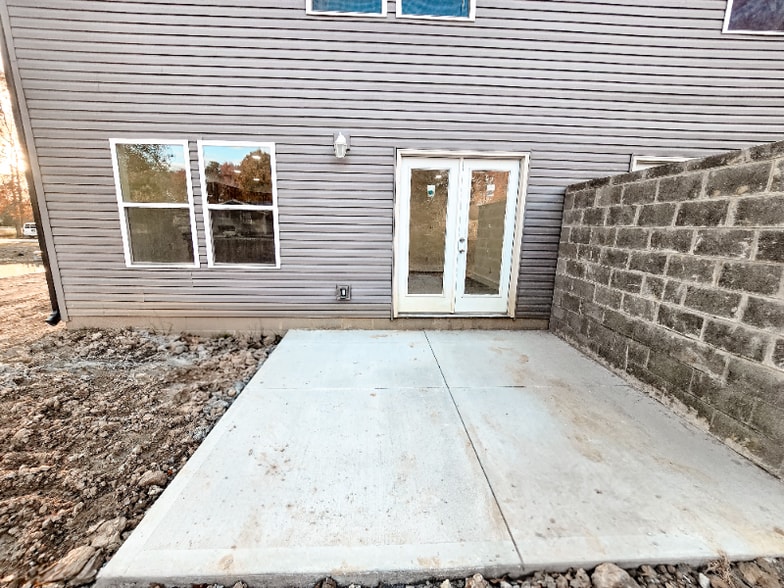 Building Photo - 116 Ivy Trce