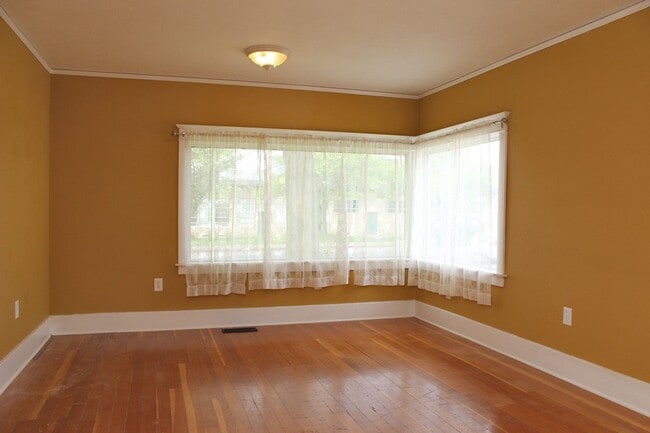 Building Photo - 5002 SE 97th Ave