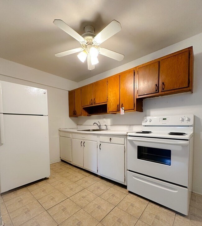 Building Photo - 122 Decatur St