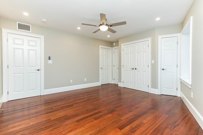 Building Photo - 120 W Seventh St