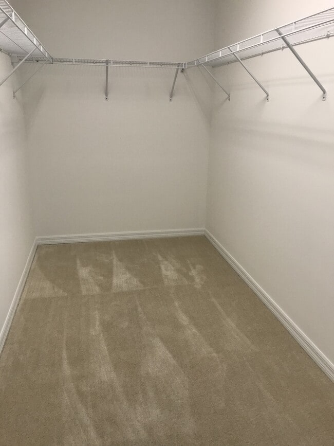Building Photo - TWO BEDROOM TOWNHOUSE WITH LOFT AND PRIVTE...