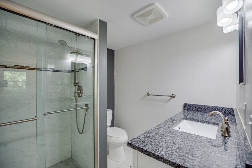 Building Photo - 2722 Cardinal Dr