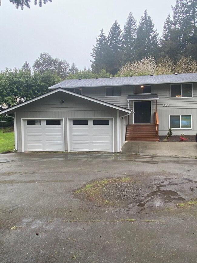 Building Photo - 4 Bedroom, 2.5 Bath 2 Car Garage, Brand Ne...