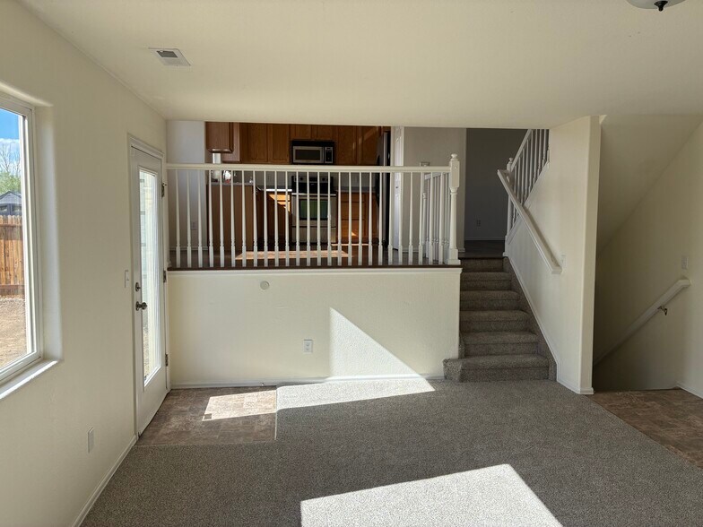 Building Photo - 8390 Dassel Dr
