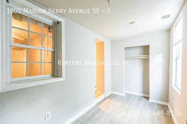 Building Photo - Spacious 1Bd/1Bth + Den apartment – Prime ...