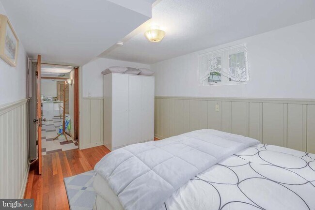 Building Photo - 3209 Thornapple St