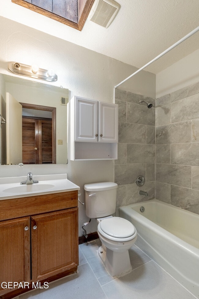 Building Photo - 921 Wier Ln