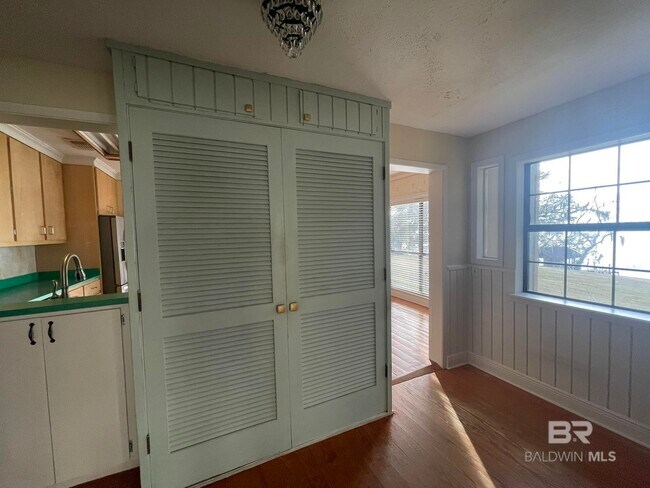 Building Photo - 6621 Purvis Rd