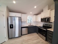 Building Photo - 25918 Meadowmist Dr
