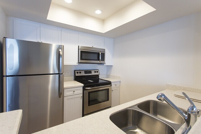 Building Photo - 1 Bed/1 Bath with Breathtaking Views | A Seacoast Drive Gem in Imperial Beach!