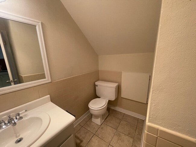 Building Photo - Don't Miss Out! Wont Last Long!
