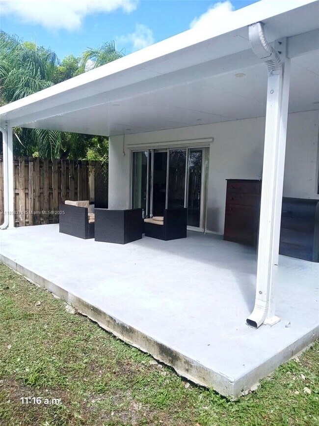 Building Photo - 10984 SW 182nd Ln