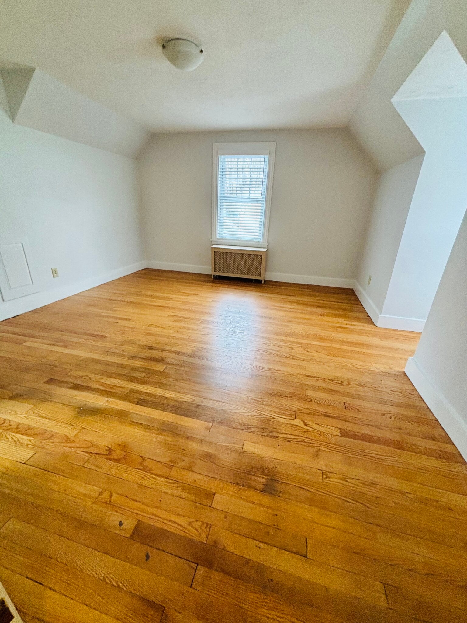 Second floor bedroom 3 - 11 Gifford Dr