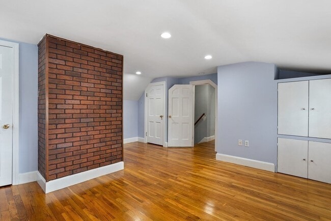 Building Photo - 140 Lowell St