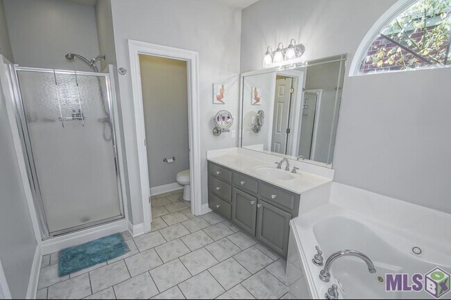 Building Photo - Spacious 3-Bedroom Home for Rent!