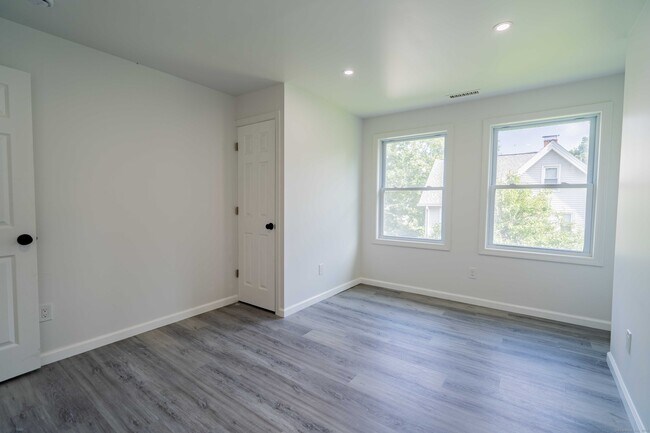 Building Photo - 187 Hillside Ave
