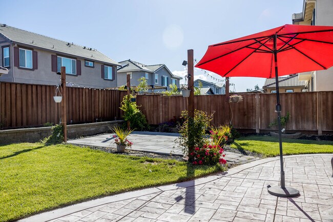 Building Photo - 617 Copper Ridge Way