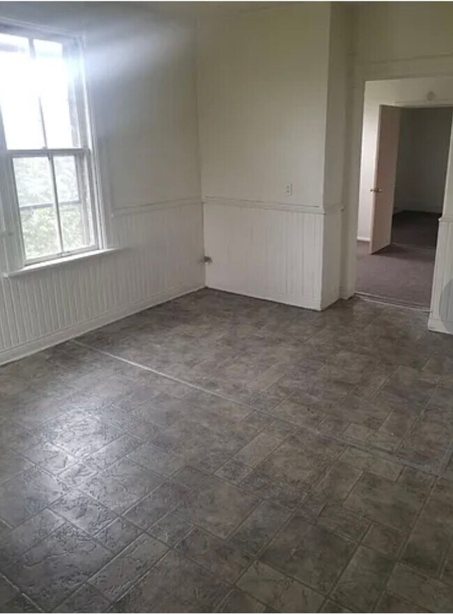 Building Photo - 1944-1946 N 22nd St