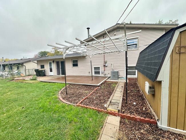 Building Photo - 1431 Walnut Ave
