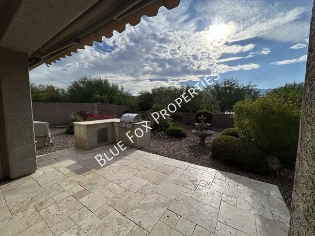 Building Photo - 12812 N Camino Vieja Rancheria