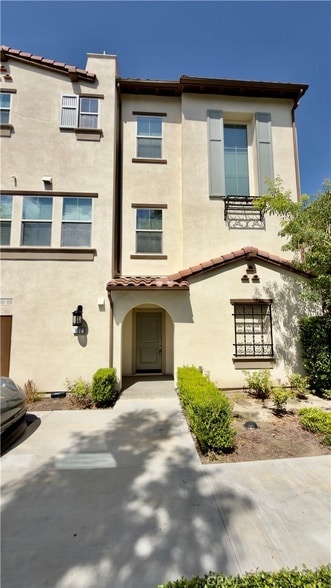 Building Photo - 130 Greenleaf Dr
