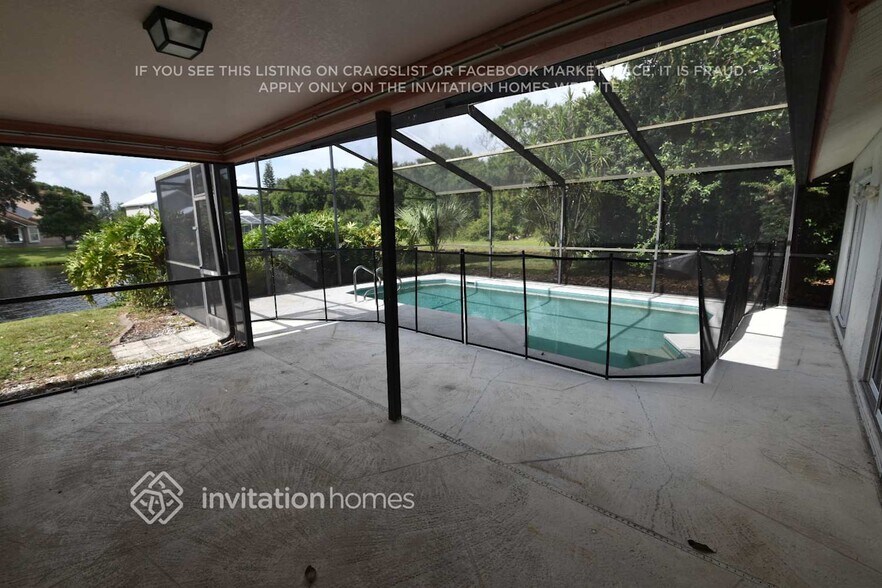 Building Photo - 7115 Queen Palm Cir