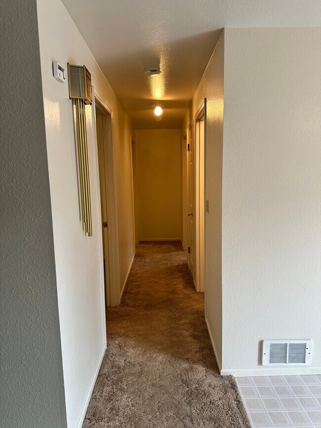 Building Photo - 5707 Sunset Ln