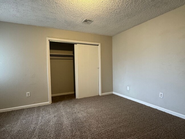 Building Photo - 6707 SW Beta Ave