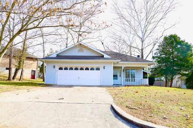 Primary Photo - 1204 Devonshire Ln