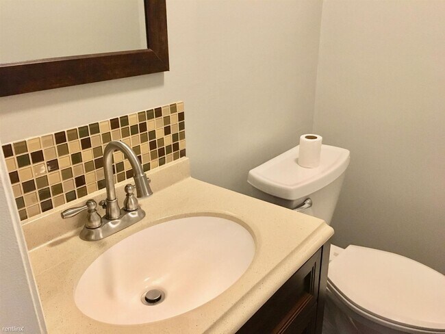 Building Photo - 3 br, 1.5 bath Townhome - 2953 Rushbury Drive