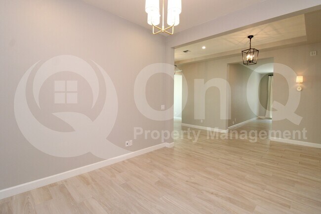 Building Photo - 3847 E Mead Dr