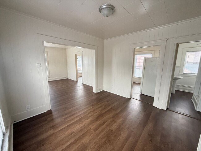 Building Photo - Ganson St 1101-1105 E w/East Ave 525 &amp; 527 N