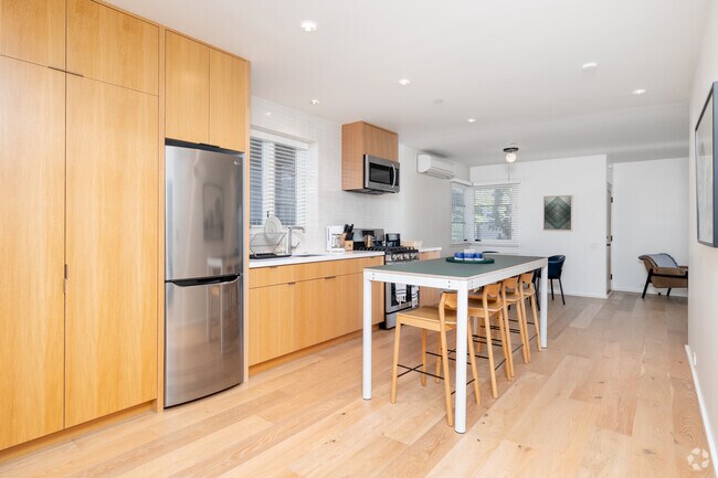 2BD, 2BA - Kitchen - 2403 Centinela Ave