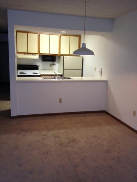Building Photo - 1825 Adams Ln